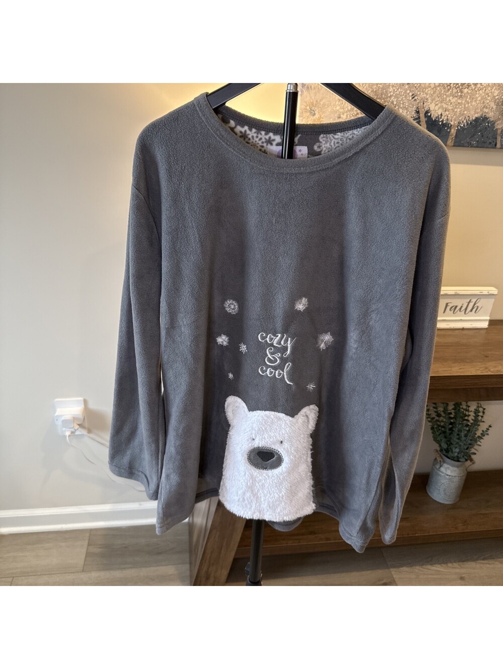 Cozy Critters Size L Fleece Pull Over  Cozy And Cool Grey
